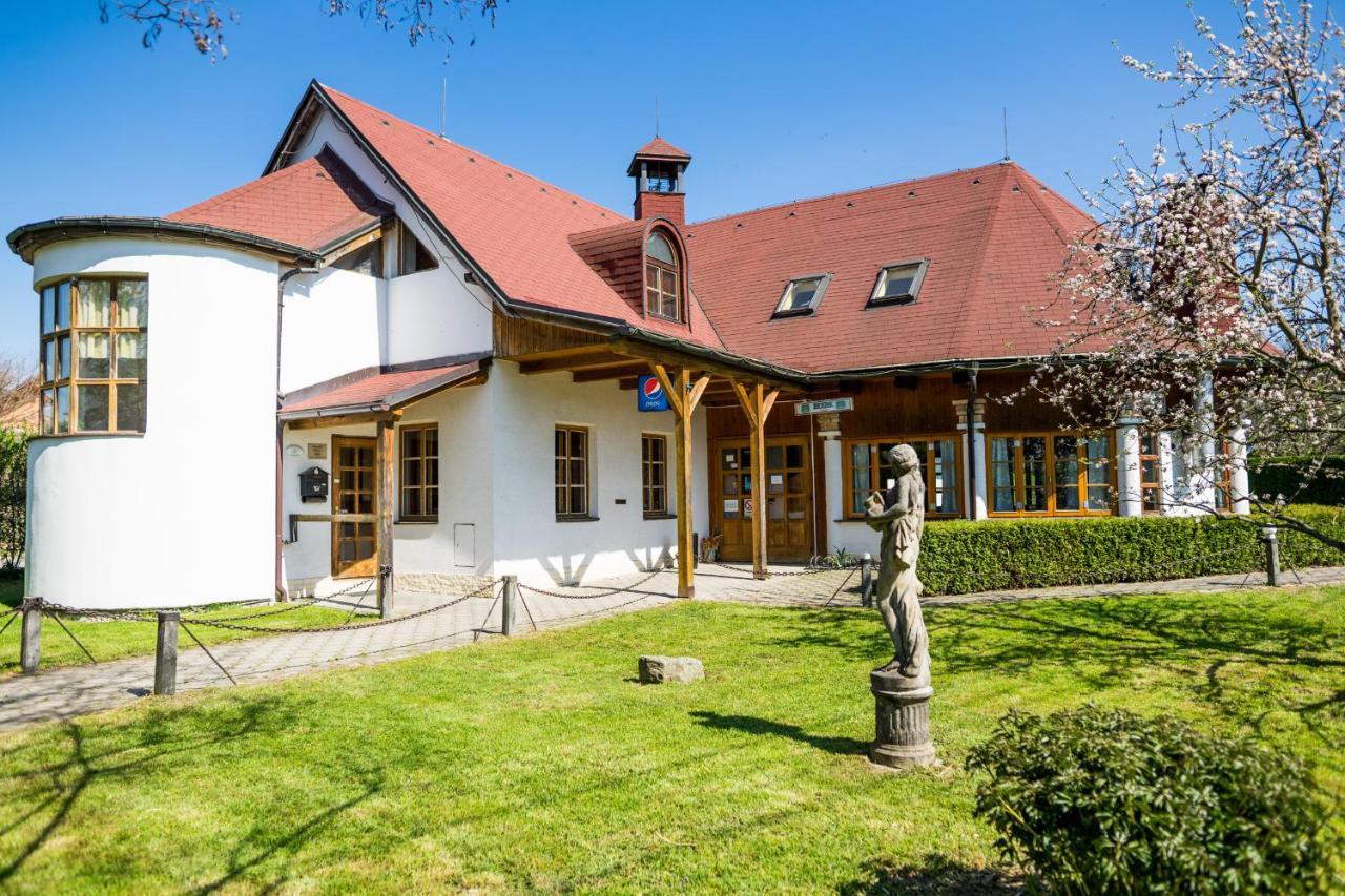 Penzion Terasa, Bed & Breakfast Velke Losiny Ngoại thất bức ảnh